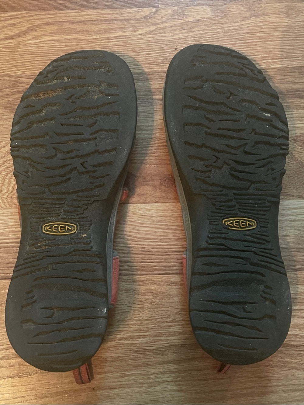 READ DESCRIPTION Women's Coral Keens Outdoor Hiking & Water Sandal - Picture 3 of 5